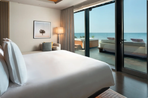 Iconic Location Nestled in the heart of Dubai's stunning coastline, this resort offers mesmerizing views of the Arabian Gulf and an ambiance of pure serenity. - 2026-06-08T130529.287